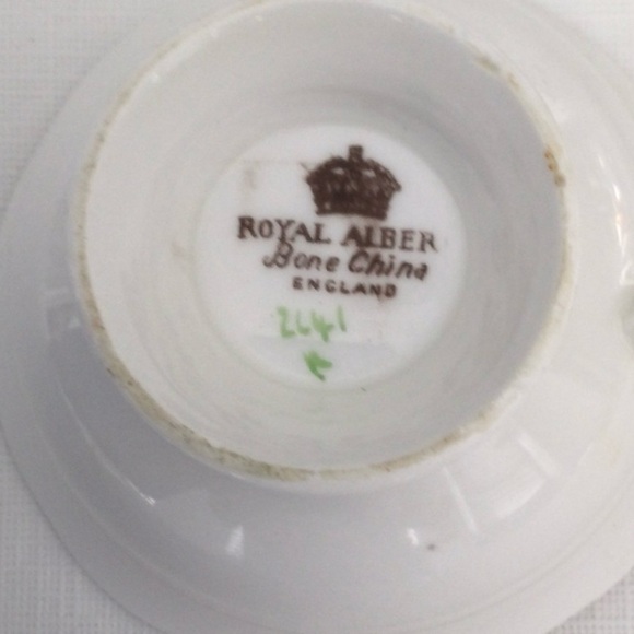 Vintage Royal Albert Bone China Cup & Saucer start your day feeling good. - Picture 5 of 8